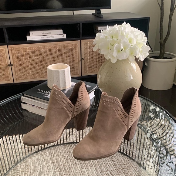 Vince Camuto Suede Booties, Size 8.5 - Picture 3 of 3
